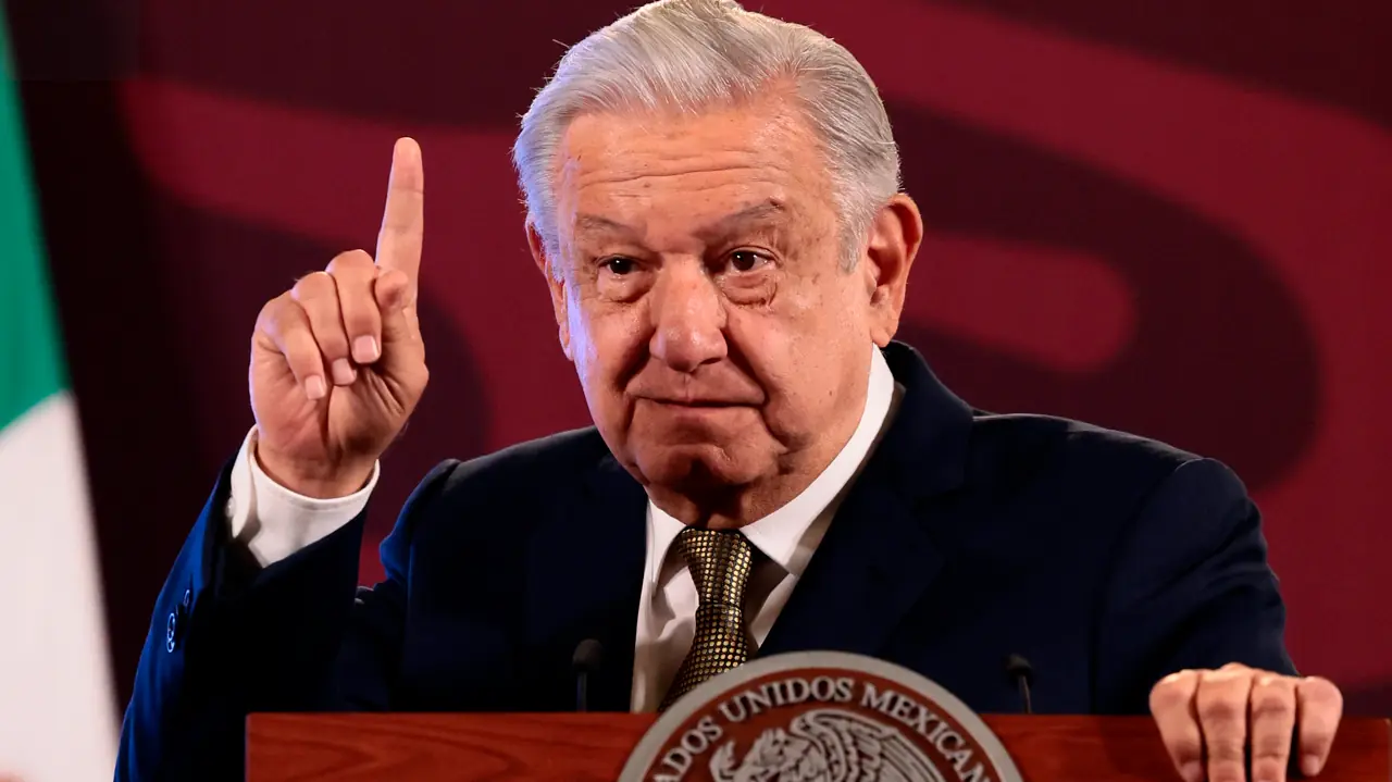 Amlo Amenaza Con Exhibir Casos De Pago De Impuestos Detenidos El