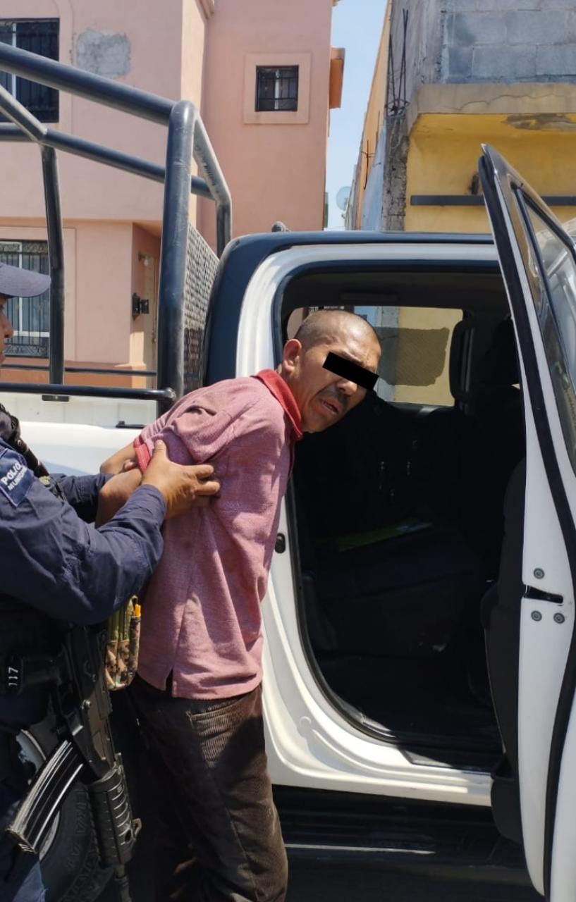 Policía de Juárez detiene a un sujeto en flagrancia después de robar en ...