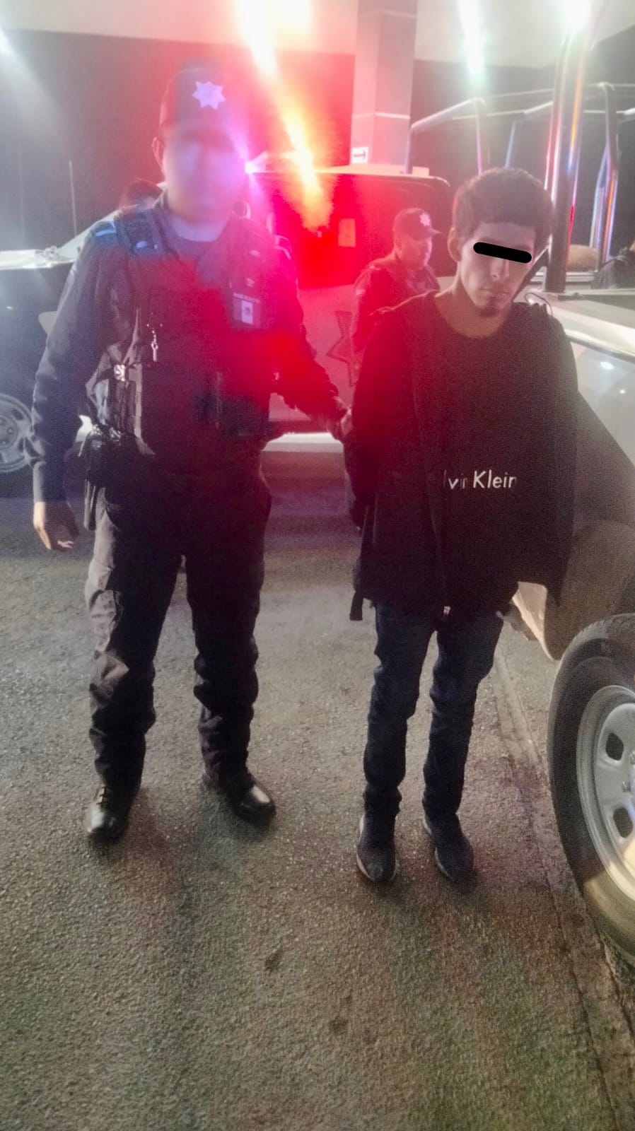 Detiene la Policía de Juárez a dos sujetos por el delito de robo a ...