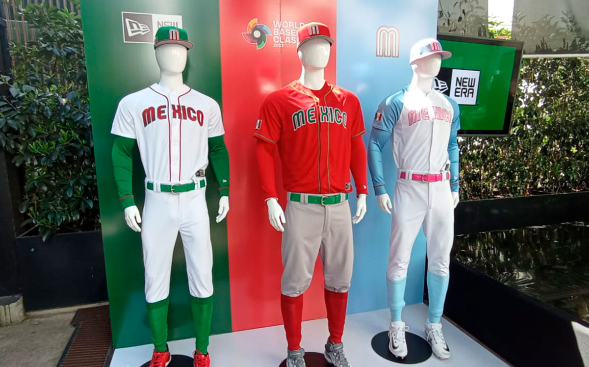Presentan nuevos uniformes para la selección mexicana de béisbol El