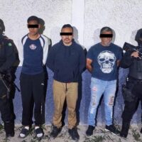 Detienen a tres hombres con medio millón de pesos en García