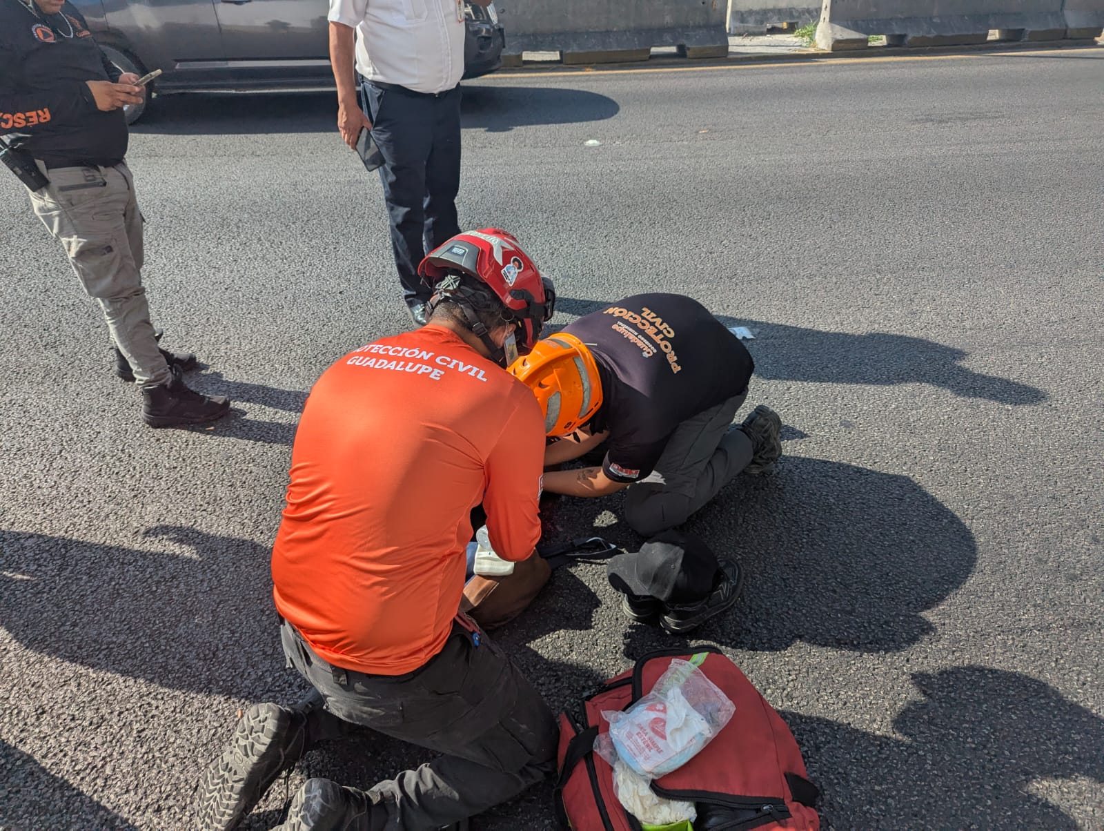 Joven trasladado a hospital tras caer del puente vehicular - El ...
