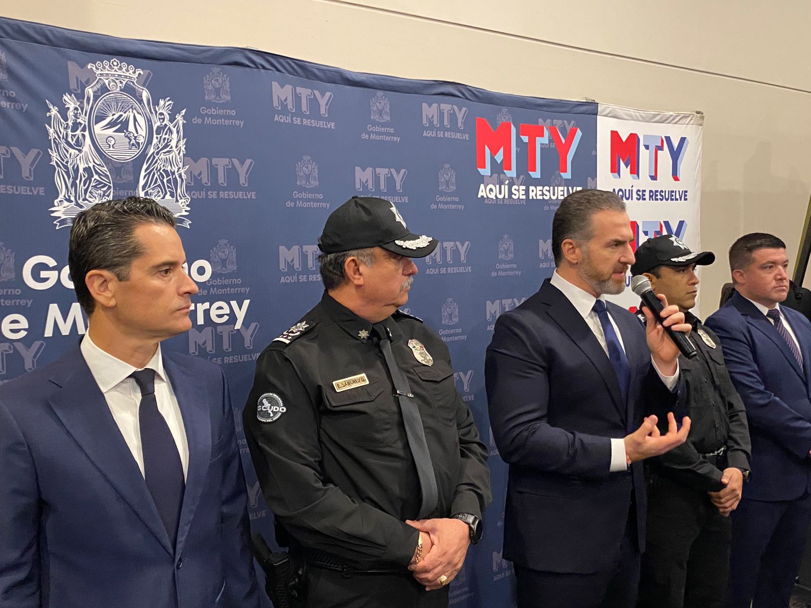 Monterrey reconoce la valentía y compromiso de sus elementos policiales ...